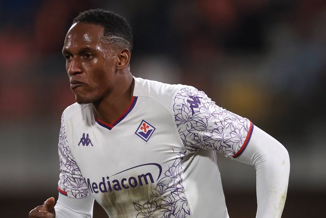 Mercado FC Porto: Fiorentina disponível para negociar Yerry Mina