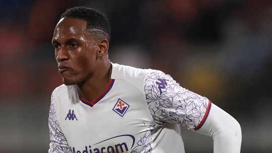 Mercado FC Porto: Fiorentina disponível para negociar Yerry Mina