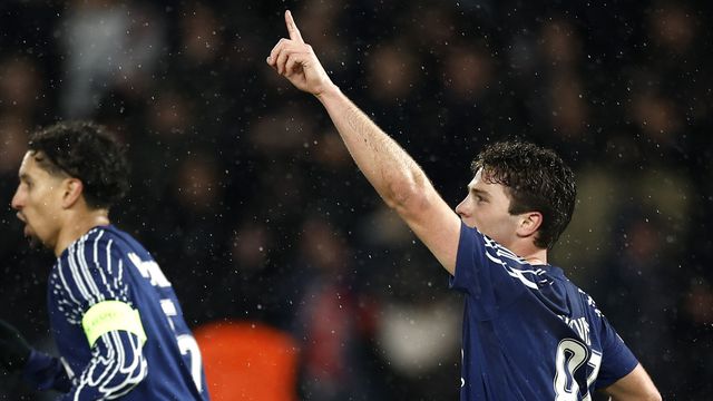 João Neves dá espetacular reviravolta ao PSG (vídeo)