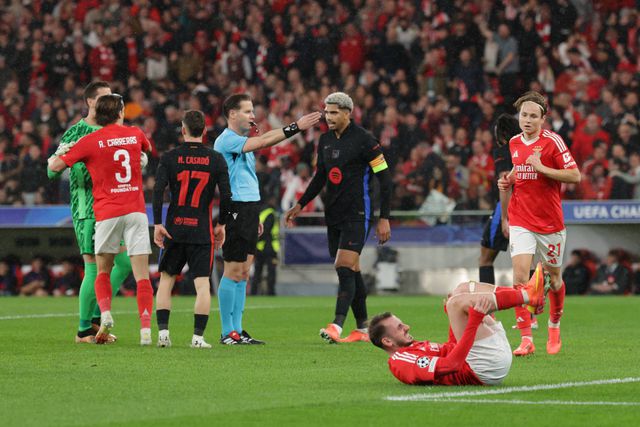 Arbitragem polémica no Benfica-Barcelona (Imago)