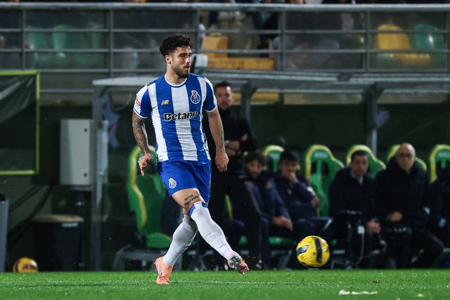 Mercado FC Porto: Ángel Alarcón negociado com clube neerlandês