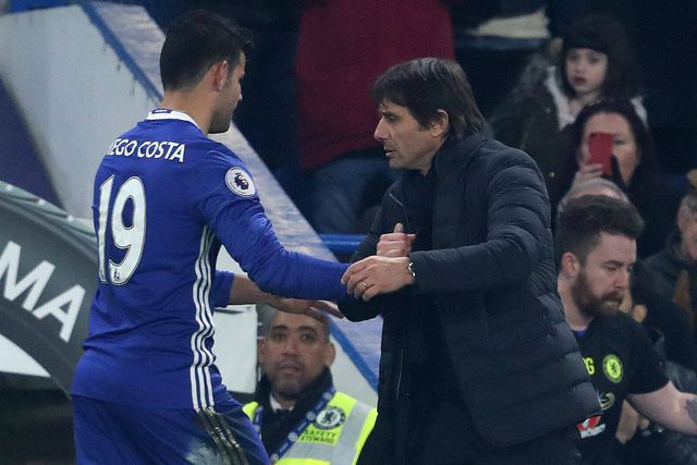 Diego Costa e Antonio Conte durante passagem pelo Chelsea