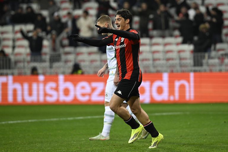 Tiago Gouveia (Nice): dois golos em 21 jogos. Entre revolta dos adeptos e trocas de treinador, o extremo luso, que foi titular em dez ocasiões. Não joga desde 29 de janeiro. Empréstimo com opção de compra de €8M