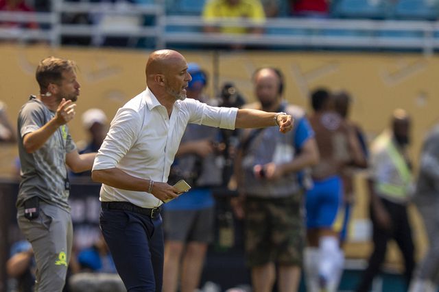 Miguel Cardoso treina o Mamelodi Sundowns