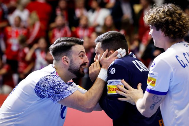 Heróis do Mar, Nobre Seleção...