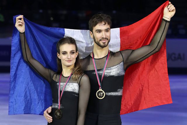 Gabriella Papadakis ao lado do então parceiro Guillaume Cizeron - Foto: IMAGO