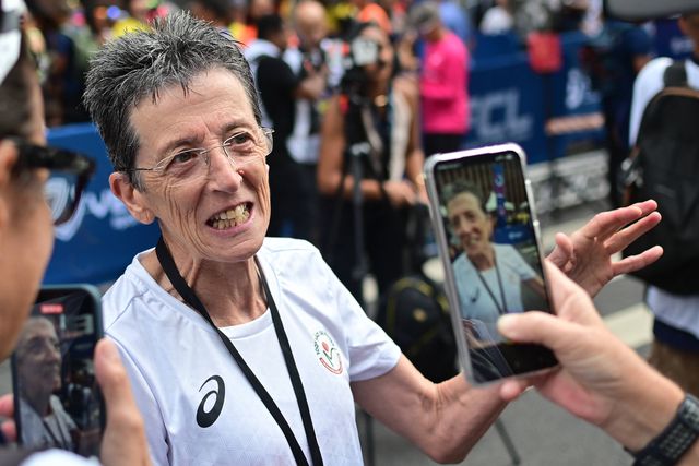 Rosa Mota doa objetos das vitórias na Maratona de Boston ao museu do atletismo