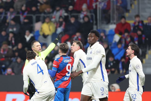 Segundo penálti consecutivo desperdiçado por Samu (vídeo)