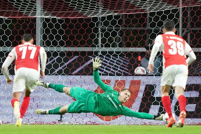 Dono da baliza dos arsenalistas voltou a brilhar e logo depois a Pedreira explodiu com o golo do triunfo - Foto: Hugo Delgado/LUSA