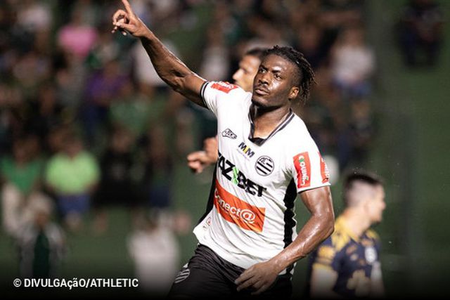 Ronaldo Tavares apontou os primeiros golos da época. Foto: Athletic