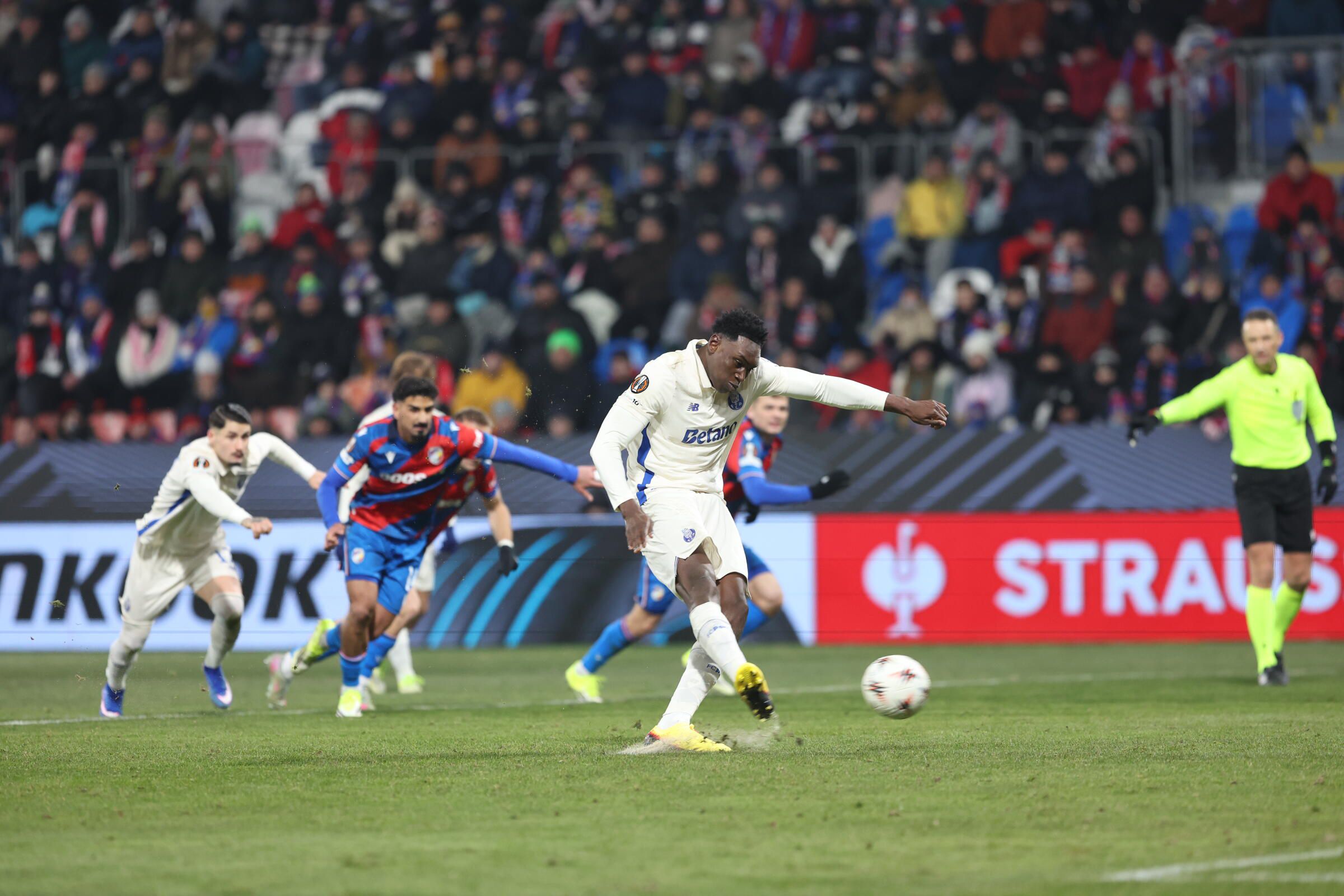 Samu dispôs (45+5') de um penálti (Foto: Catarina Morais/Kapta +)