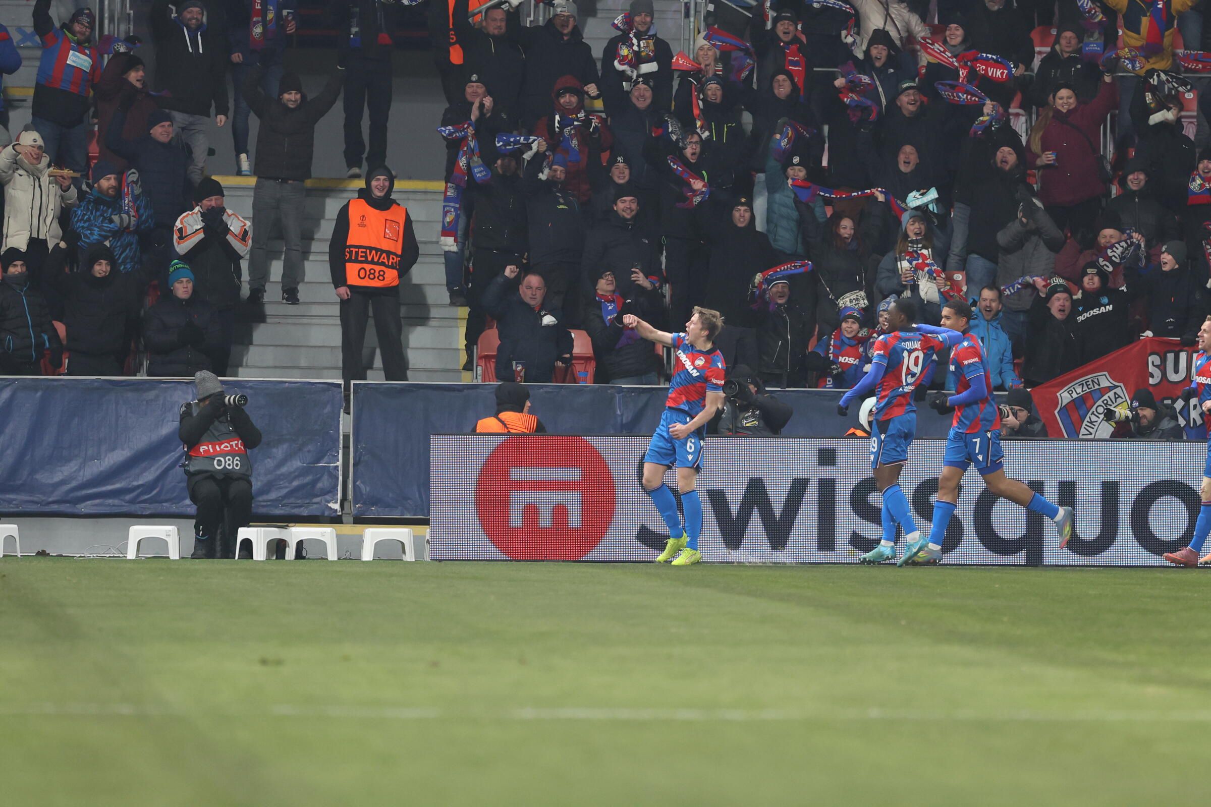 Festa dos jogadores do Viktoria Plzen (Foto: Catarina Morais/Kapta +)