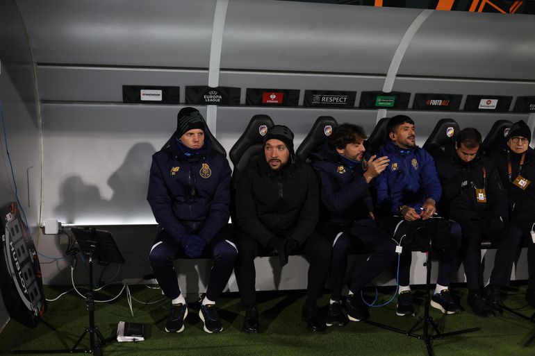 Francesco Farioli no banco  (Foto: Catarina Morais/Kapta +)