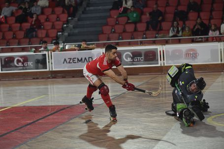 Benfica soma e segue na Champions