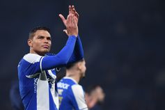 Thiago Silva foi titular contra Benfica e V. Guimarães, mas ainda não pode ser inscrito na Liga Europa - Foto: Rogério Ferreira/KAPTA+