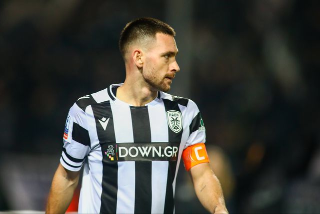 Zivkovic com a braçadeira de capitão do PAOK
