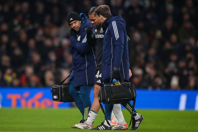 Boubacar Kamara lesionou-se no jogo entre o Aston Villa e o Tottenham