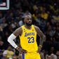 Jeanie Buss ponderou mandar LeBron para os Clippers