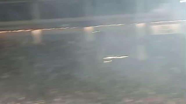 Adeptos usam pirotecnia em Toulouse