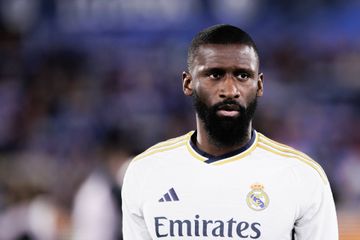 Real Madrid: Rudiger volta aos treinos após lesão