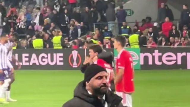 Cânticos dos adeptos emocionaram João Neves