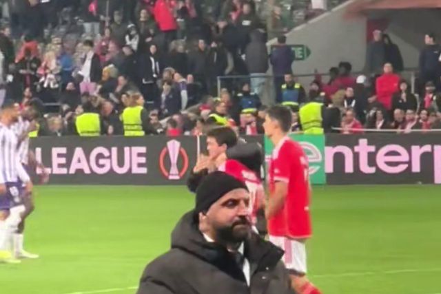 Cânticos dos adeptos emocionaram João Neves