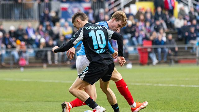 Florian Wirtz finta jogador do Kiel