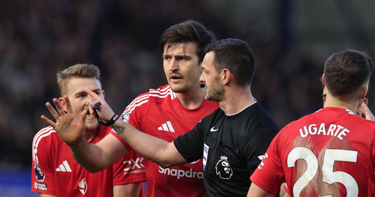 As palavras que valem um jogo extra de suspensão a Maguire