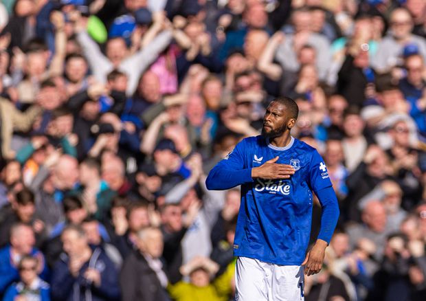Beto fez o golo inaugural do Everton-Man. United