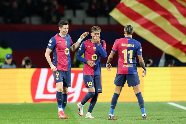 Lewandowski, Lamine Yamal e Raphinha em campo