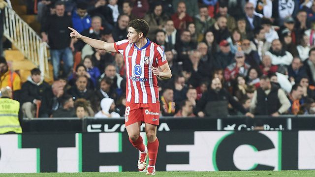 Julián Álvarez a festejar golo