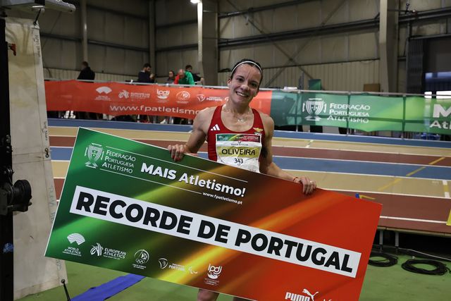 Vitória Oliveira bate recorde em dia de superioridade do Sporting sobre o Benfica