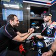 Miguel Oliveira na box da BMW Motorrad Motorsport