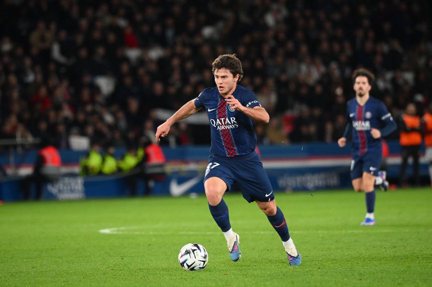 João Neves em ação frente ao Metz