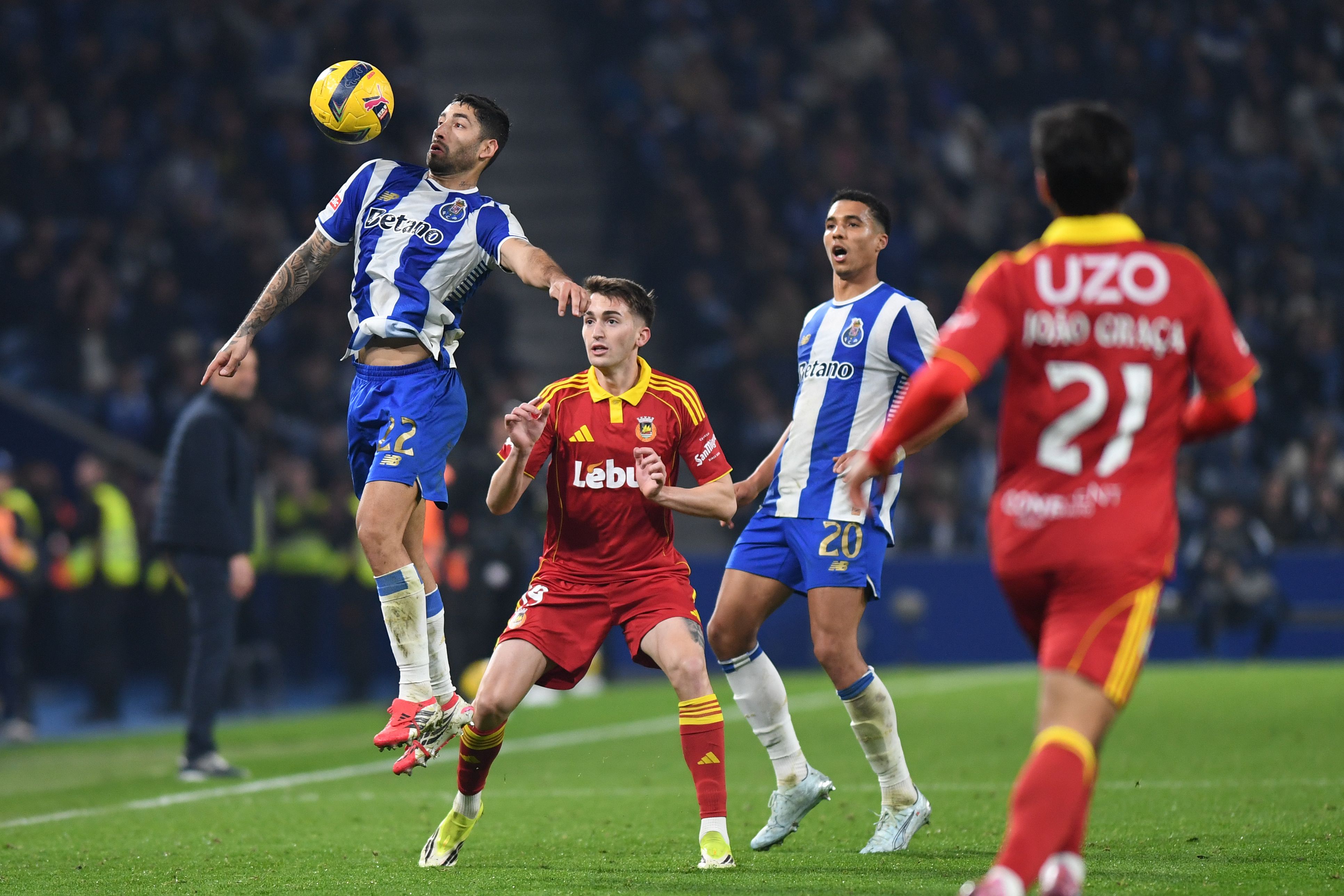 Varela no FC Porto-Rio Ave - Foto: Rogério Ferreira / Kapta +