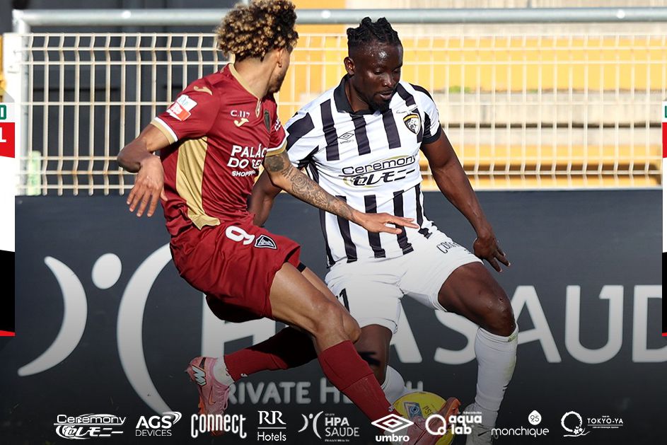 O Académico de Viseu venceu em Portimão e isolou-se no 2.º lugar da Liga 2. -Foto: PORTIMONENSE SAD