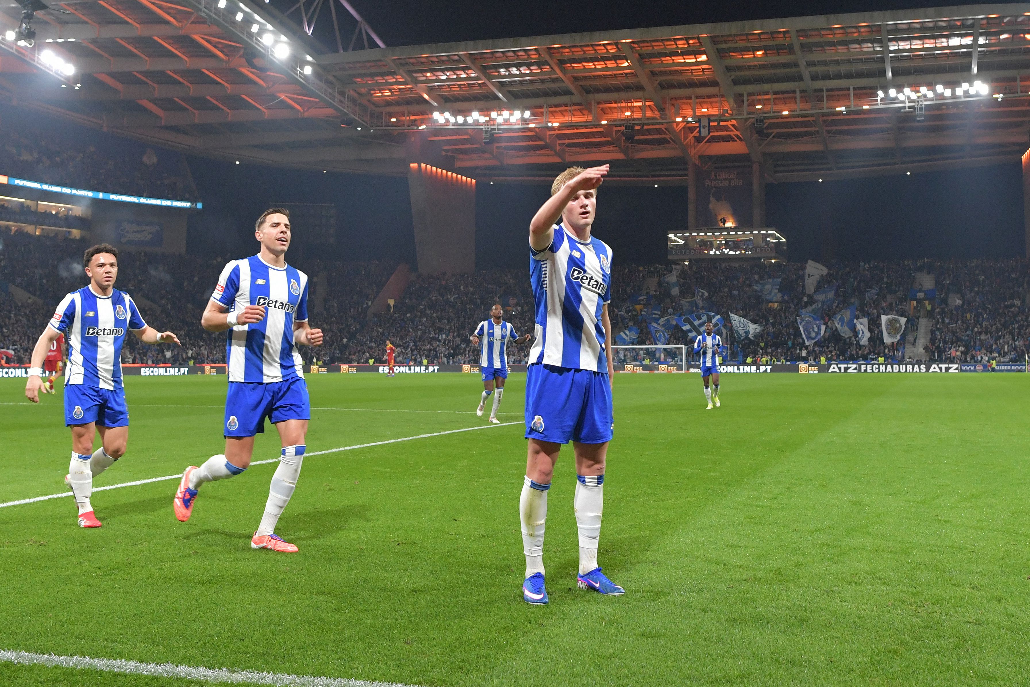 Froholdt no FC Porto-Rio Ave — Foto: Rogério Ferreira/Kapta+