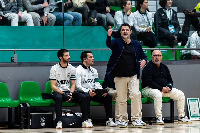 Nuno Dias acredita que nada será resolvido nesta primeira mão na Luz - Foto: IMAGO