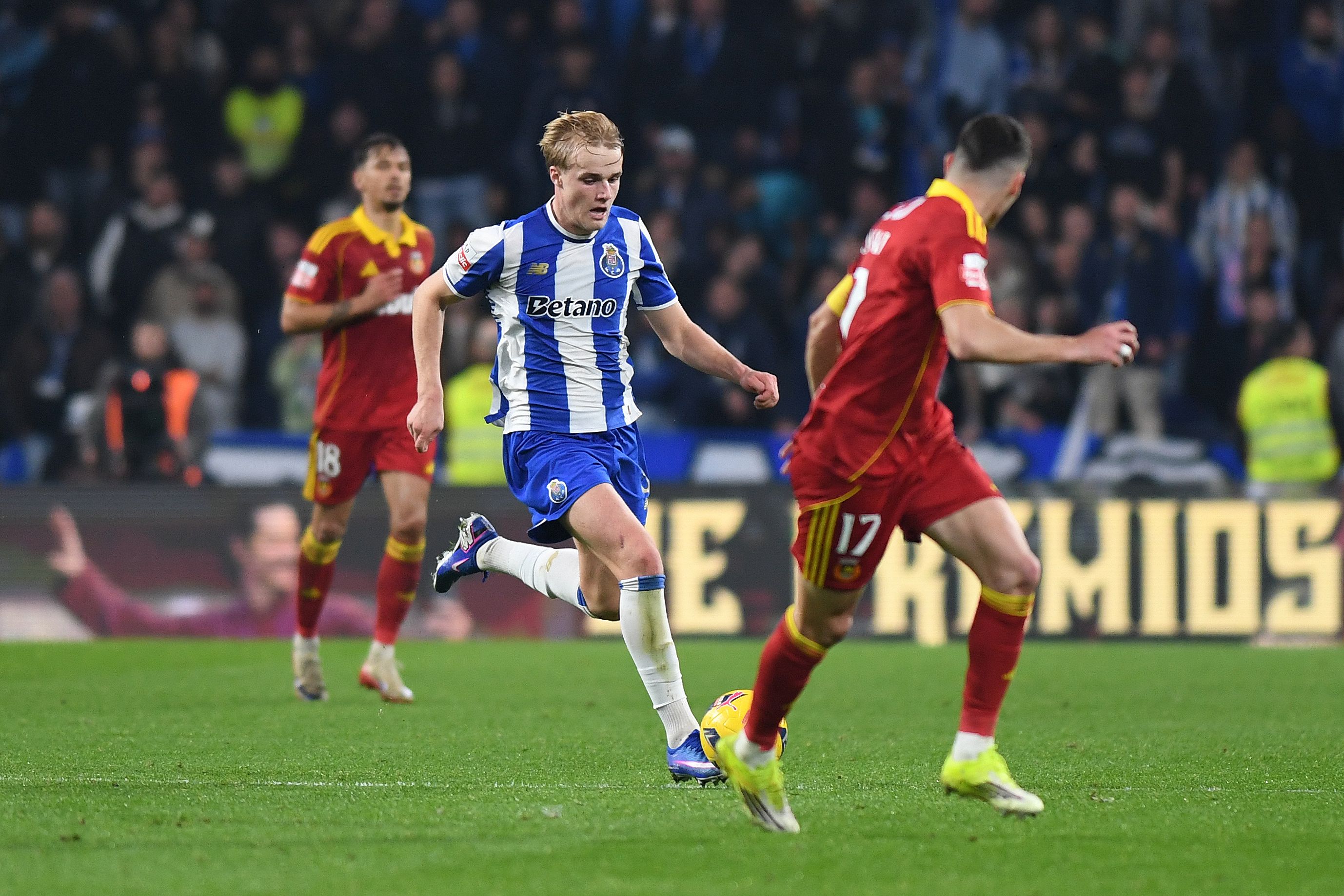 Froholdt no FC Porto-Rio Ave - Foto: Rogério Ferreira / Kapta +