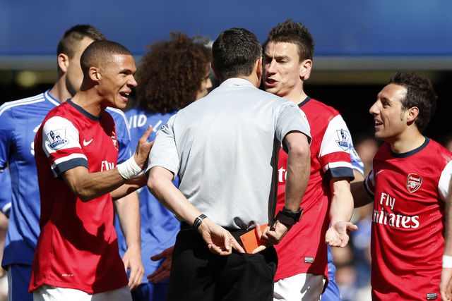 Há 10 anos ocorreu um dos jogos mais memoráveis da história da Premier League