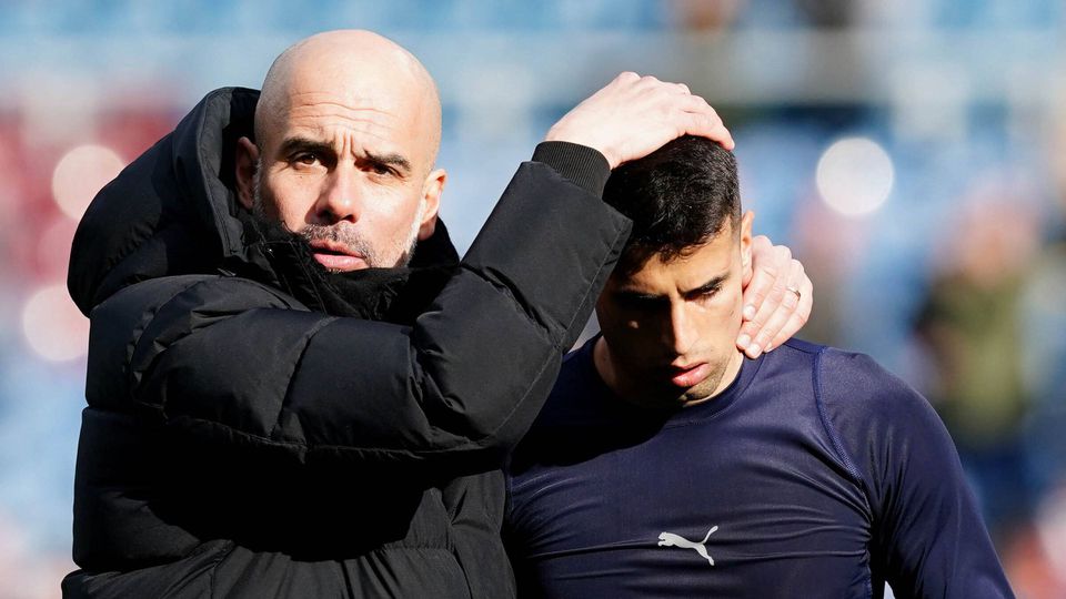 Guardiola não fecha a porta a João Cancelo