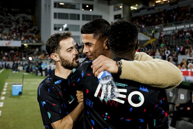 Cancelo esteve em Guimarães e recebeu carinho especial dos colegas