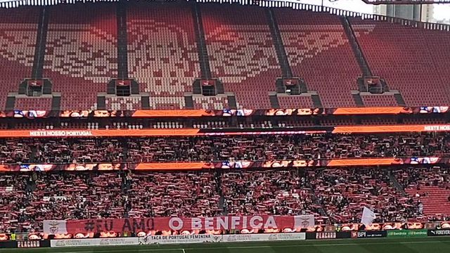 Benfica e Sporting perfilados na Luz para o dérbi feminino