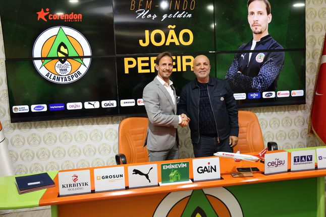 «Vou lutar para ter o mesmo sucesso que tive como jogador»