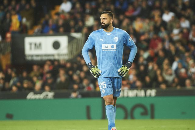 Mamardashvili em ação pelo Valência