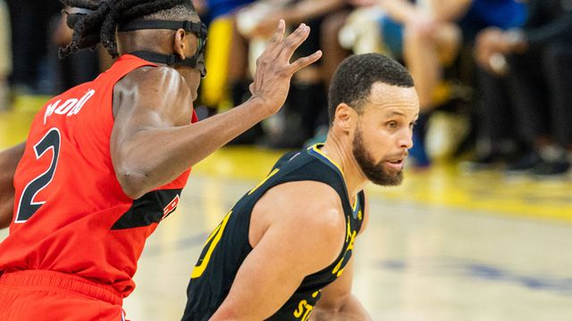 Bizarro! Veja bem o que fez Steph Curry (vídeo)