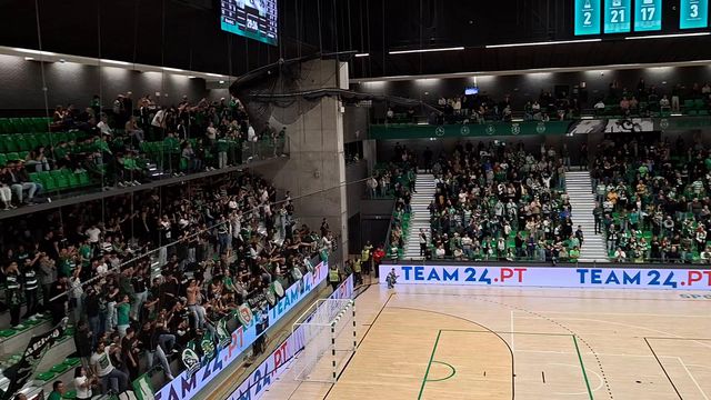João Rocha em festa após vitória sobre o Benfica