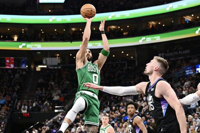 Cleveland volta a perder, Celtics, com Neemias, aproximam-se