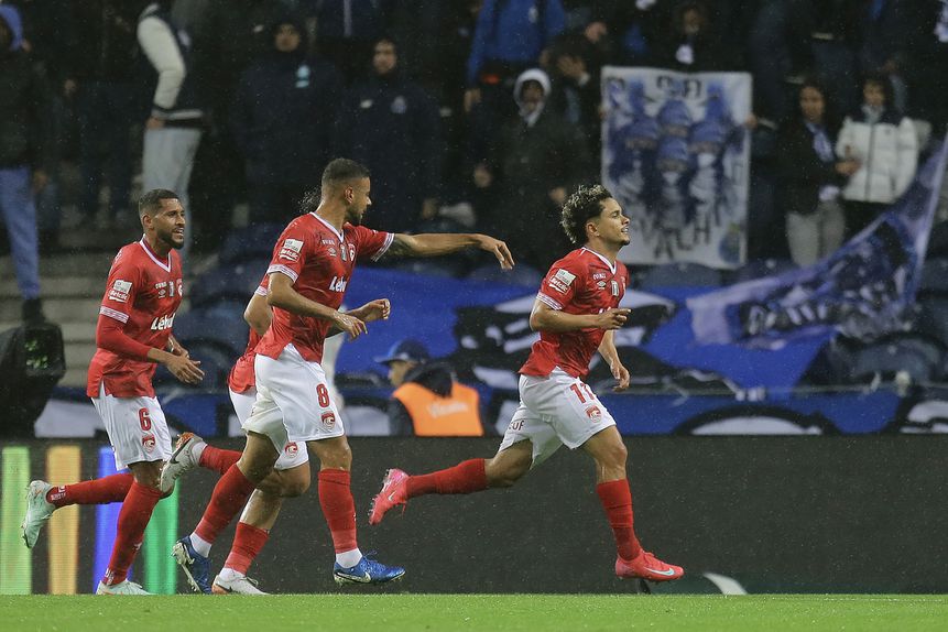 Gabriel Silva tem sido um dos grandes destaques do Santa Clara e está na lista de potenciais reforços do SC Braga