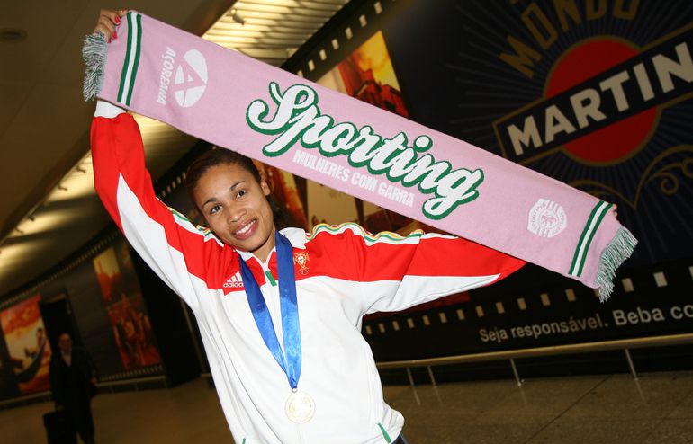 Naide Gomes ganhou ouro no salto em comprimento em Budapeste, em 2004 - Foto: A BOLA/Miguel Nunes